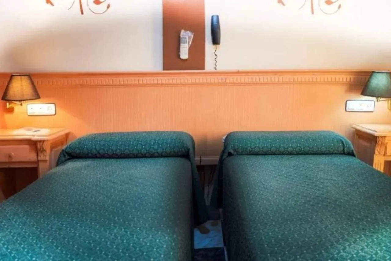 Hotel El Cruce Chauchina Spagna